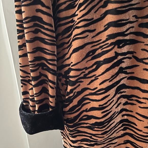Jasmine Rose Signuture Tiger Print Zippered Lounge Robe Size 1X - Picture 7 of 13